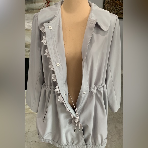 Gallery Ruffle Over Coat.Size L - Picture 10 of 12